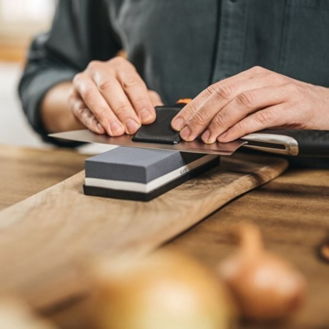 FISKARS PREMIUM OŠTRAČ ZA NOŽEVE WHETSTONE (1058937)